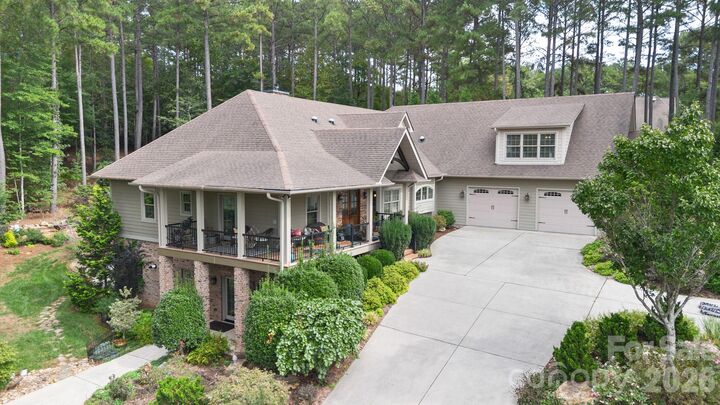 Property Photo: 5464 Back Shore Drive NC 28630
