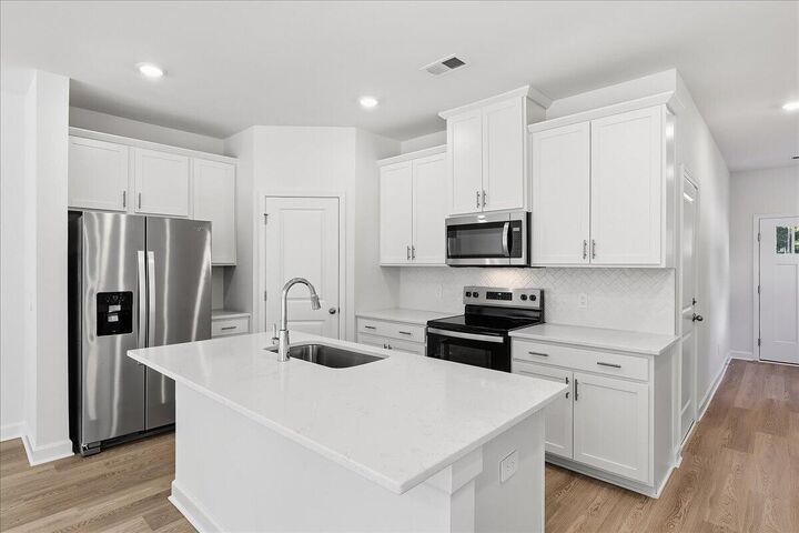 Property Photo:  123 Brook Run Drive  SC 29461 