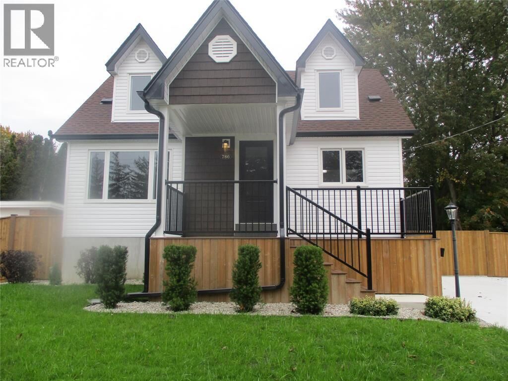 Property Photo:  786 Elizabeth Avenue  ON N7S 2V3 