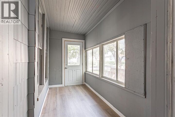 Property Photo:  136 Brock Street North  ON N7T 5Z1 