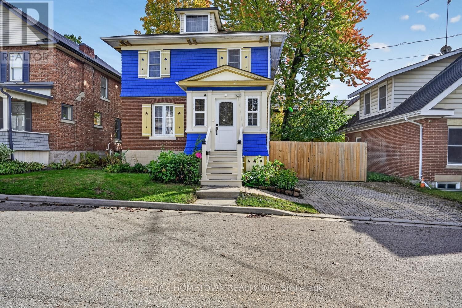 Property Photo:  27 Byng Avenue  ON K6V 1J2 