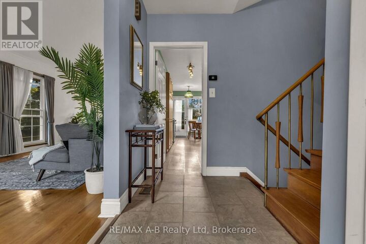 Property Photo: 1554 Sunnycove Drive ON L4X 1B5