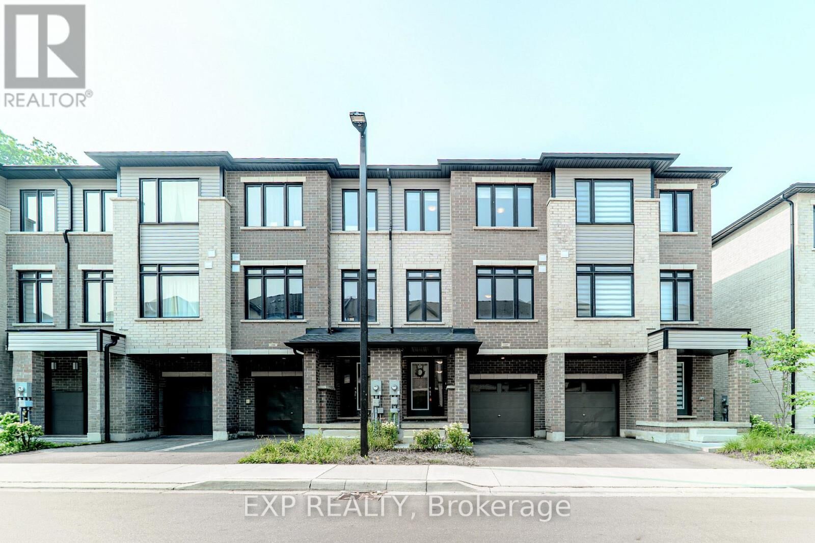 Property Photo:  585 Colborne St Street 1207  ON N3S 0K4 