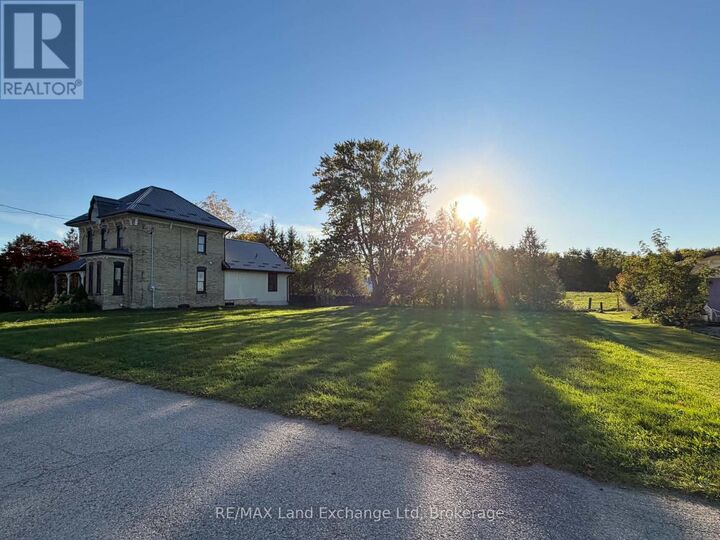 Property Photo:  16 William Street North  ON N0M 1M0 