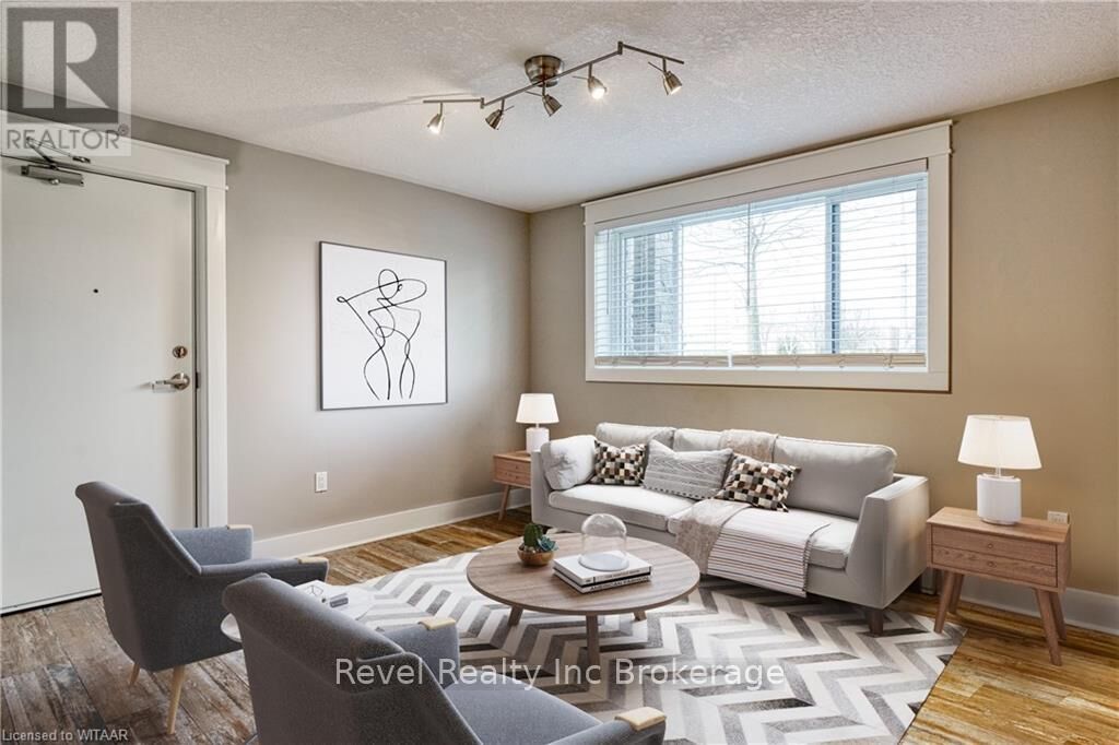 Property Photo:  226 Clarke Street North 4  ON N4S 7M7 