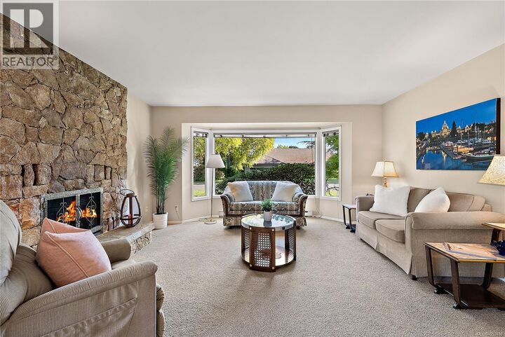 Property Photo: 3998 Hopesmore Drive BC V8N 6A3