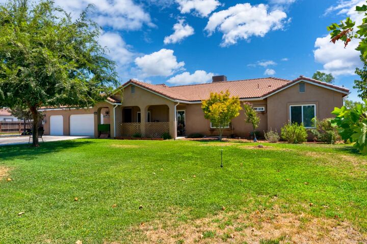 Property Photo:  28788 Avenue 16  CA 93636 