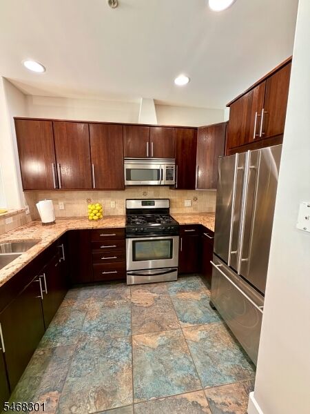 Property Photo: 130 South St Apt 2D NJ 07114