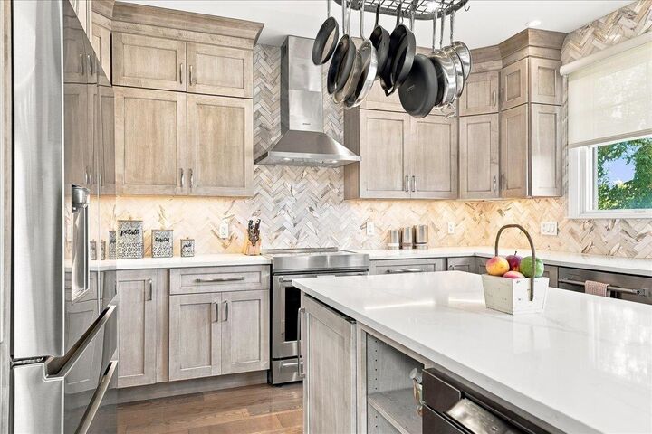Property Photo:  28 Constitution Way Th-28  NJ 07305 
