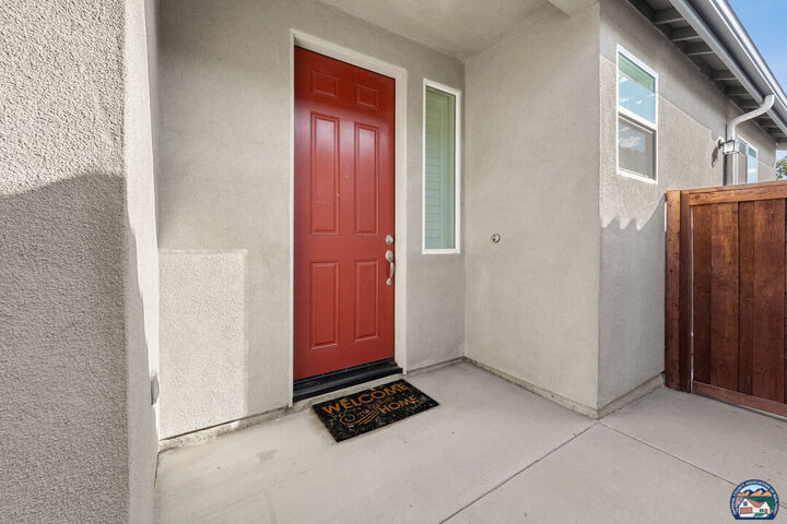 Property Photo:  2708 Saddleback Dr  CA 92251 