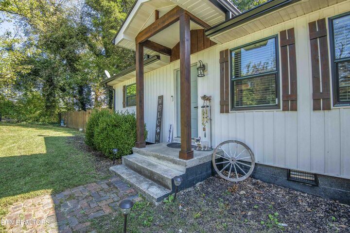 Property Photo: 1612 NW Helmbolt Rd TN 37909