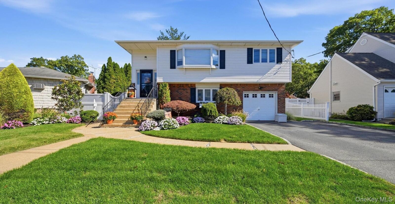 Property Photo:  1523 Dewey Avenue  NY 11710 