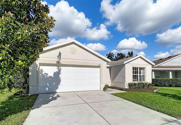 Property Photo:  11607 Mountain Bay Drive  FL 33569 