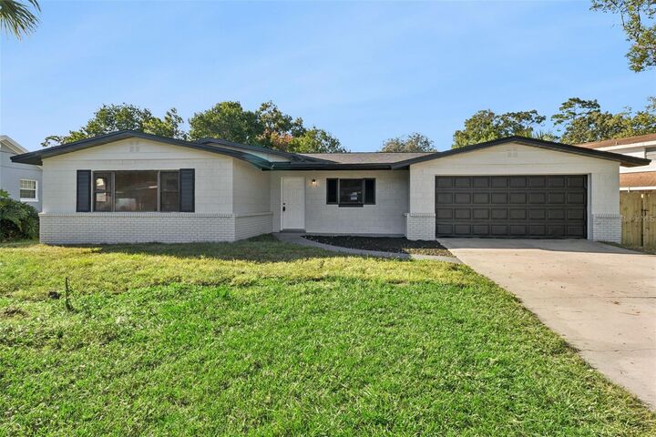 Property Photo: 720 Highland Terrace FL 32796