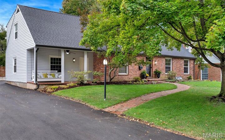 Property Photo:  642 Windrush Drive  MO 63122 