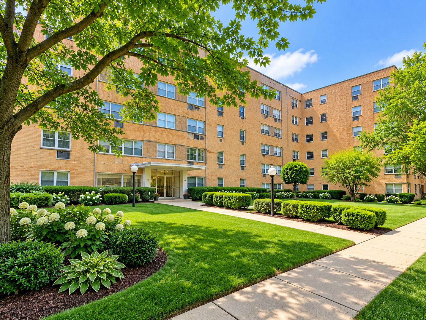 Property Photo:  6161 N Hoyne Avenue 108  IL 60659 
