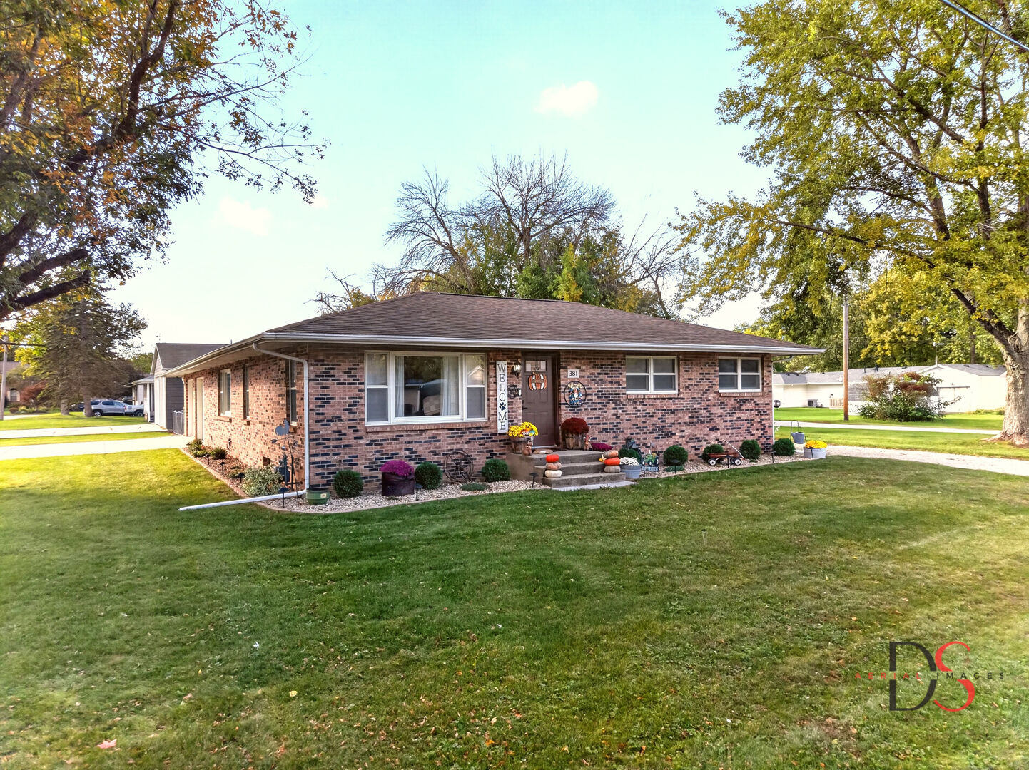 Property Photo:  381 S Hossack Street  IL 61360 