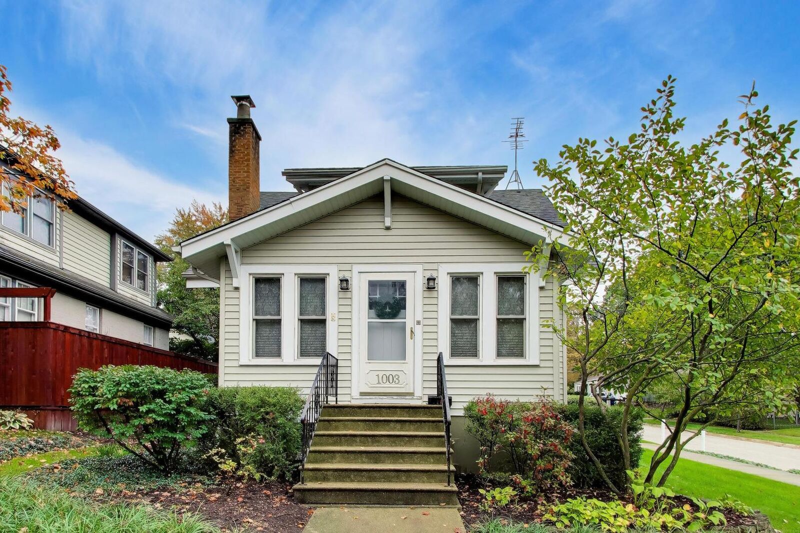 Property Photo: 1003 Ash Street IL 60174