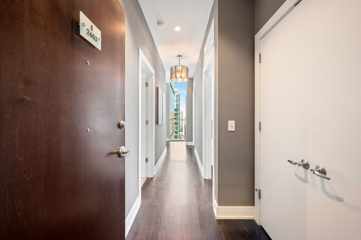 Property Photo: 110 W Superior Street 2603 IL 60654