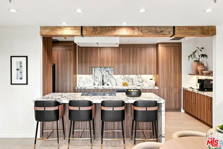 Property Photo:  10580 Wilshire Boulevard 36  CA 90024 