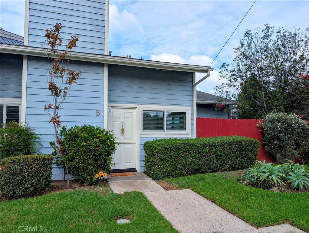 Property Photo:  2302 Elden  CA 92627 