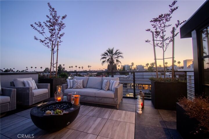 Property Photo:  150 Oak Knoll Ave 103  CA 91101 