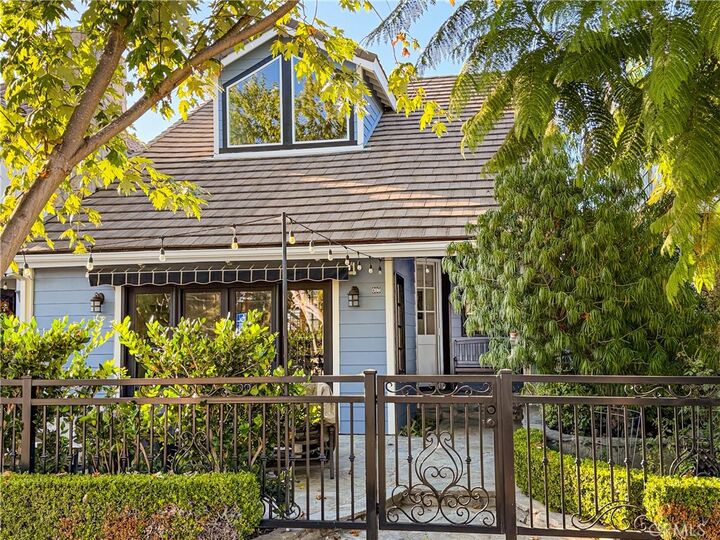 Property Photo:  607 Dahlia Avenue  CA 92625 