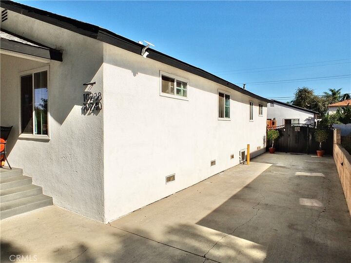 Property Photo:  10238 San Antonio  CA 90280 