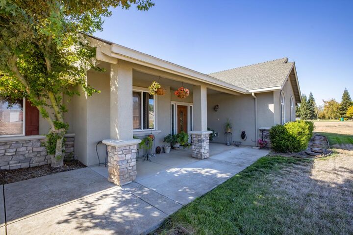 Property Photo:  21196 E Rose Clover Lane  CA 95236 