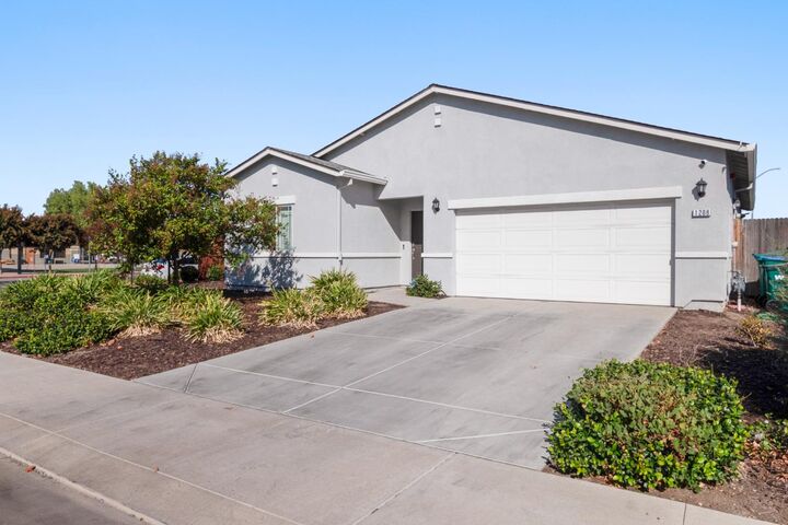 Property Photo:  1208 S Osprey Court  CA 95215 
