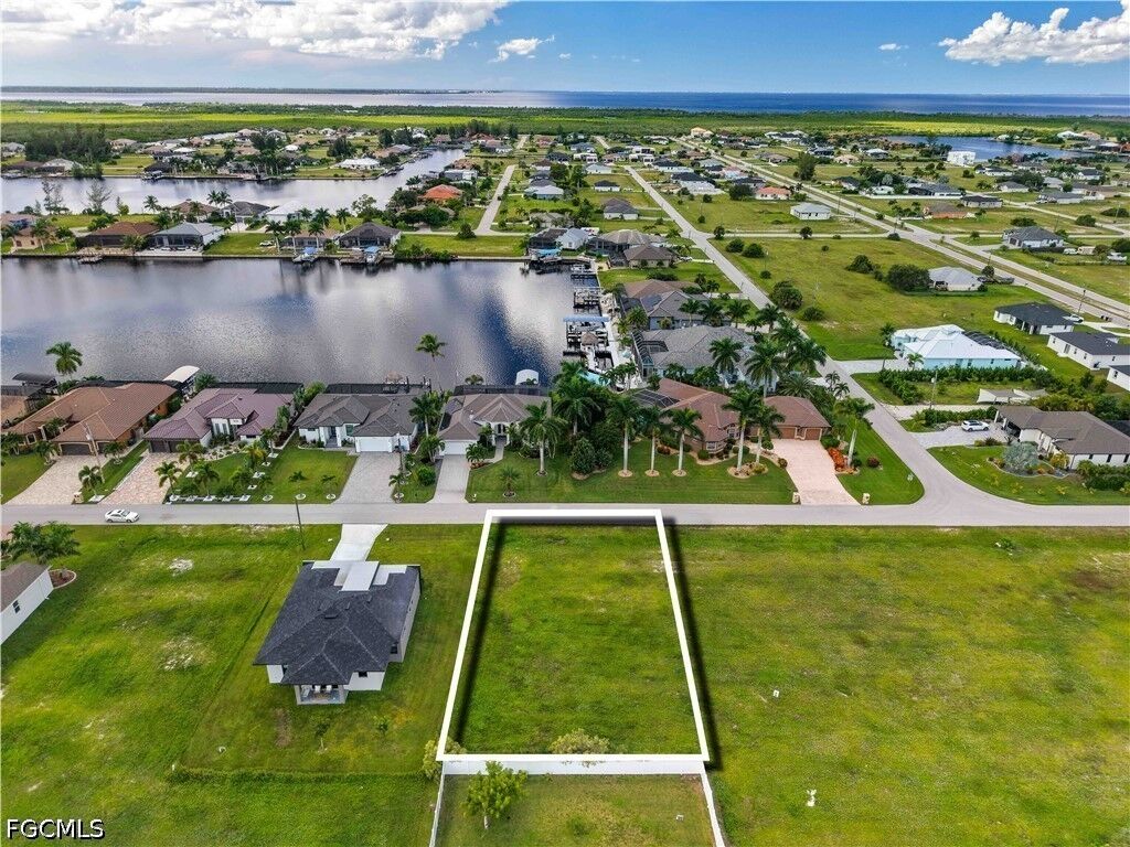 Property Photo: 3105 NW 42nd Place FL 33993
