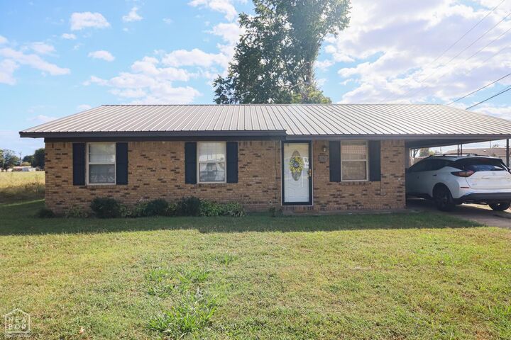 Property Photo: 209 Davis Street AR 72472