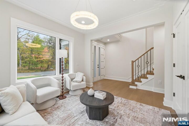 Property Photo:  50 W Hobart Gap Road  NJ 07039 