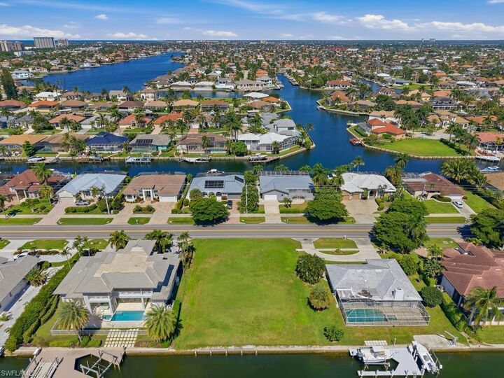 Property Photo:  1173 Winterberry Dr  FL 34145 