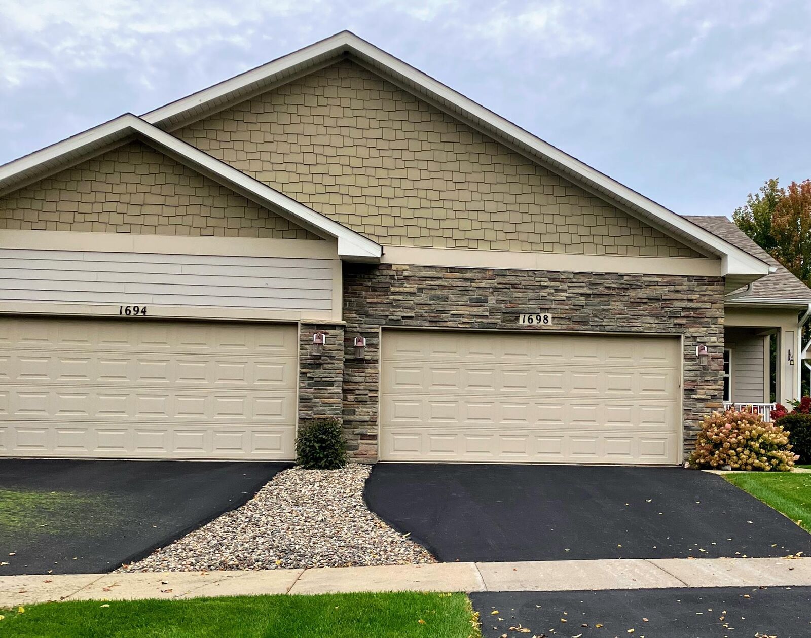 Property Photo:  1698 Alphon Drive  MN 55386 