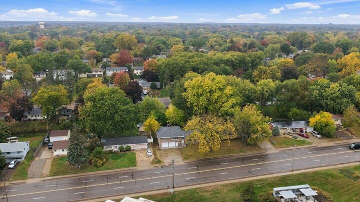 Property Photo: 3049 Winnetka Avenue N MN 55427