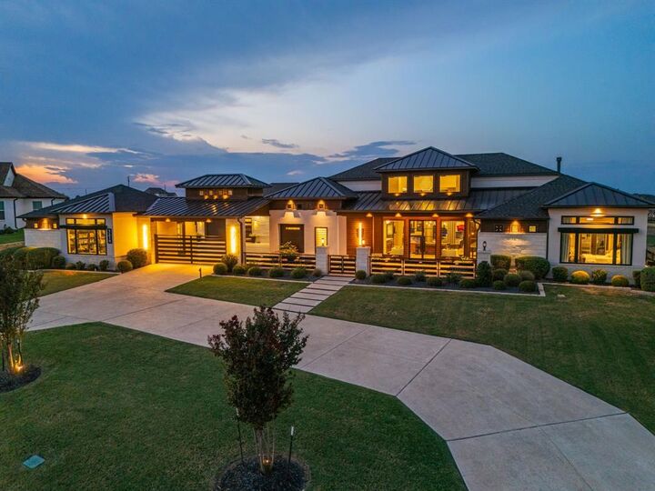 Property Photo:  3316 Castlehill Court  TX 76247 