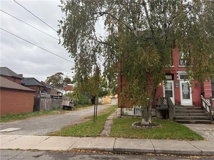 Property Photo:  325 Catharine Street N  ON L8L 4T1 