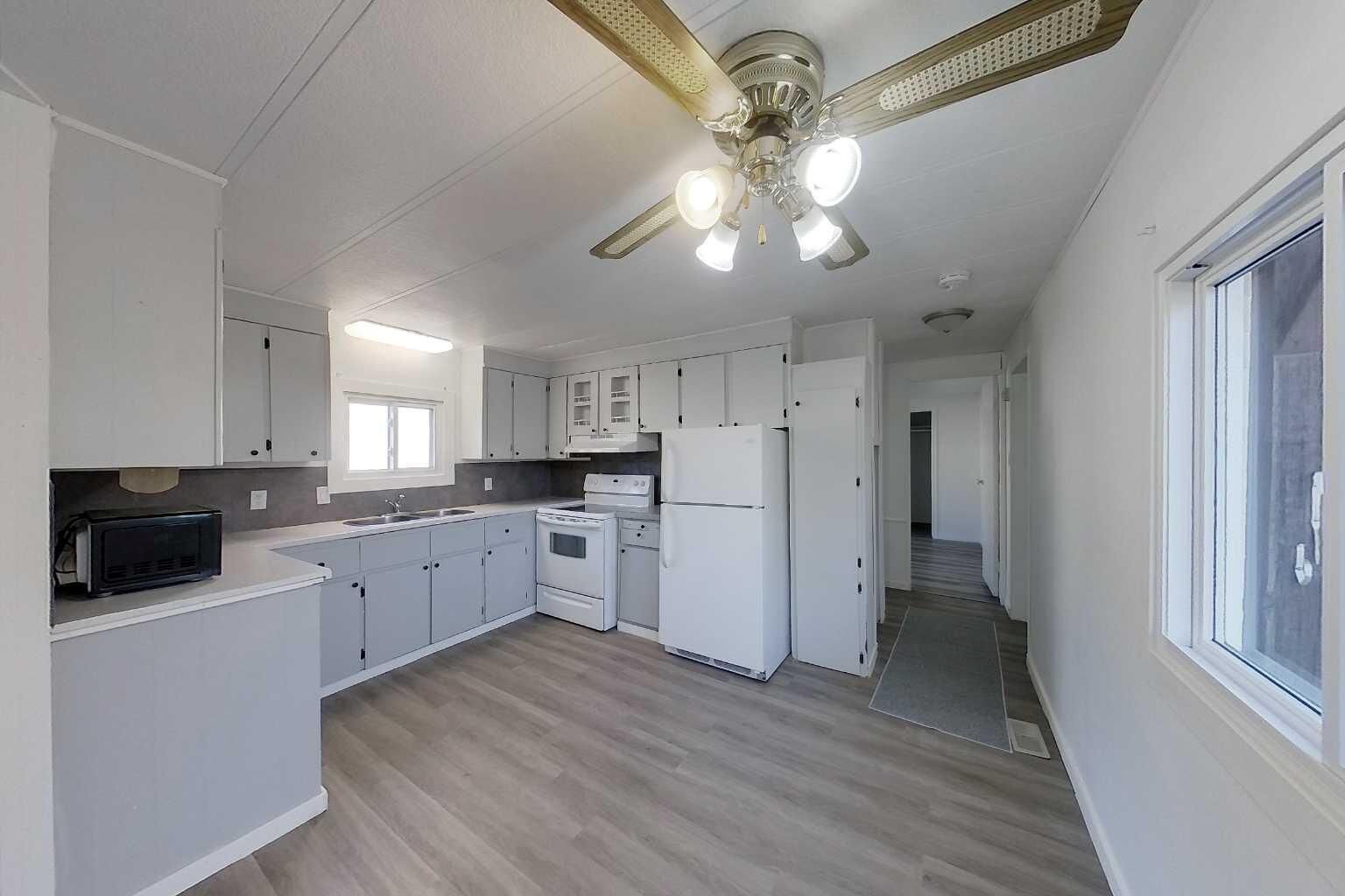 Property Photo:  301 8 Street SW  AB T0G 2A4 