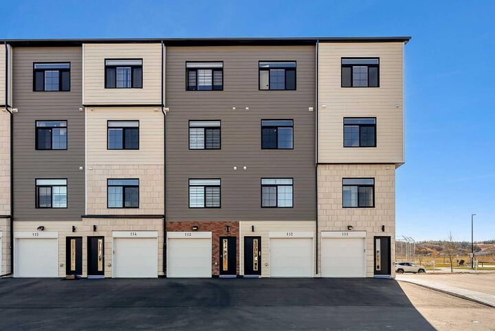 Property Photo:  156 Park Street 111  AB T4C 3H3 