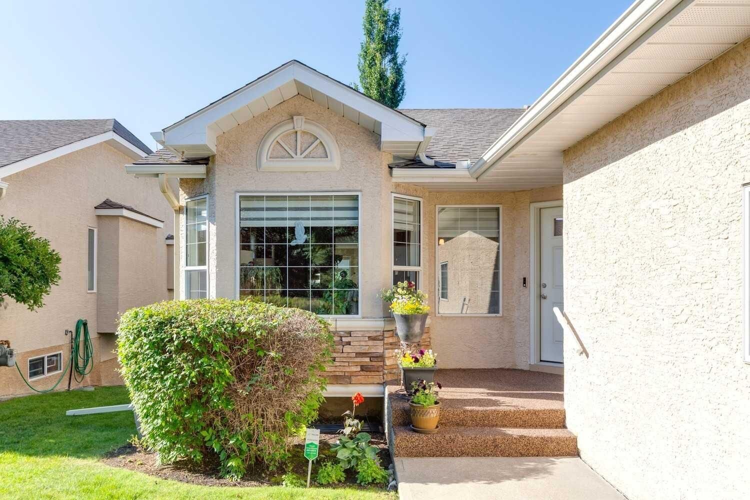 Property Photo:  121 Sierra Morena Green SW  AB T3H 3E4 