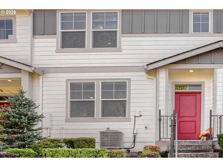 Property Photo: 884 N 18th Ave OR 97113
