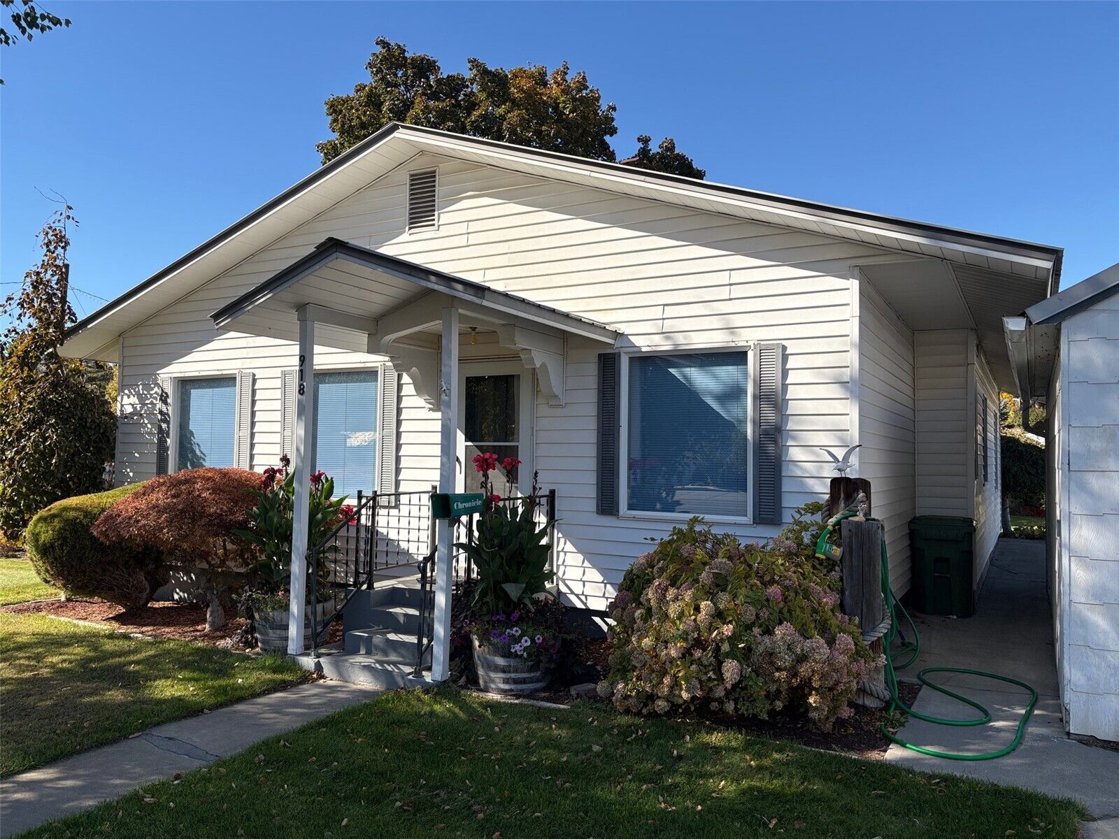 Property Photo:  918  2nd Avenue S  WA 98840 