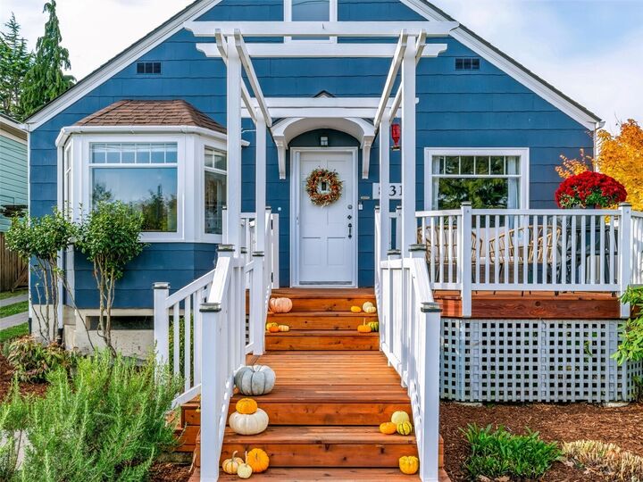 Property Photo:  831  Jackson Street  WA 98368 