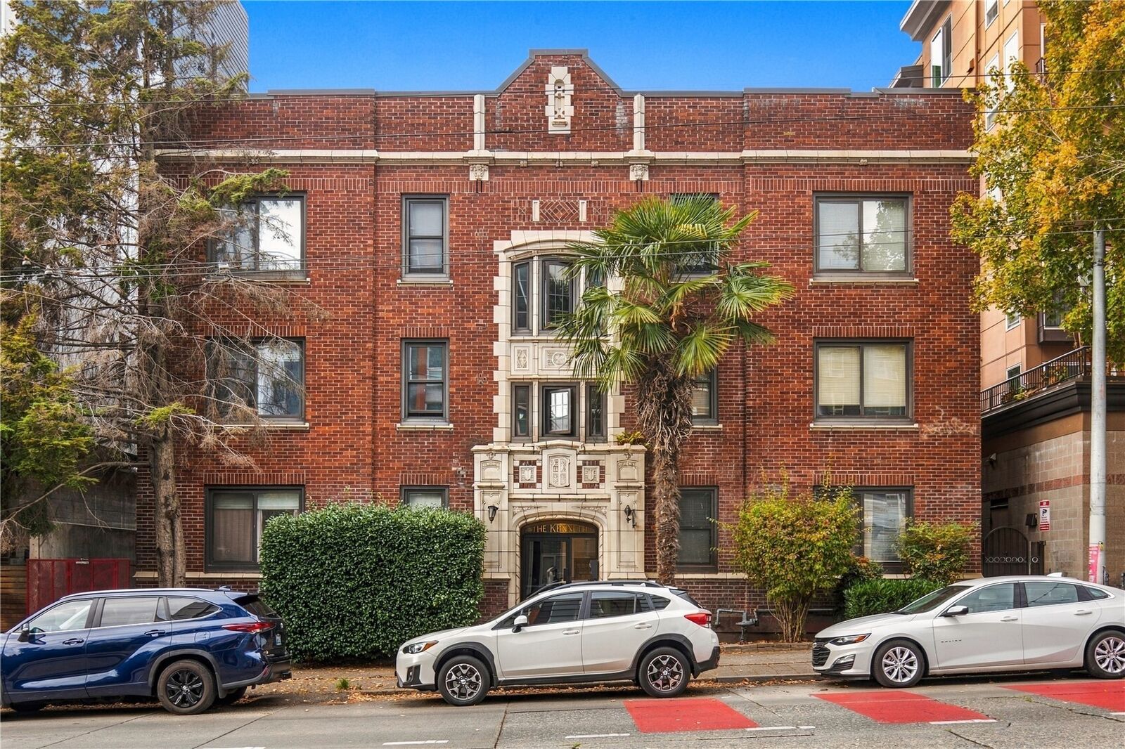 Property Photo:  307  Queen Anne Avenue N  WA 98109 