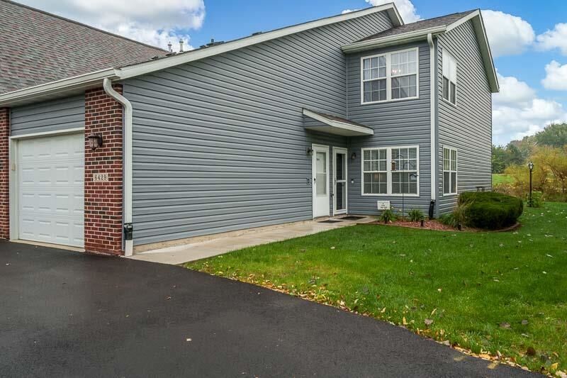 Property Photo:  6429 Oak Crest Lane  IL 61111 