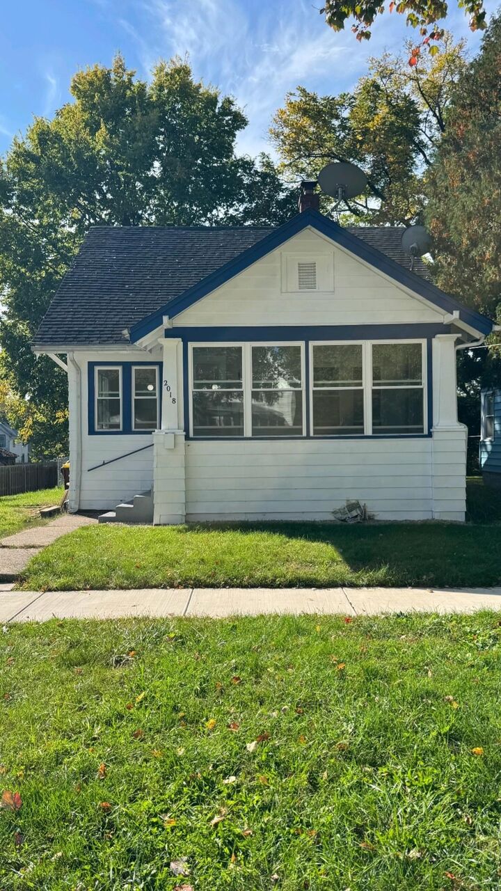 Property Photo:  2018 Chestnut Street  IL 61102 