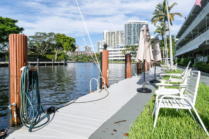Property Photo:  1000 SE 4th Street 323  FL 33301 