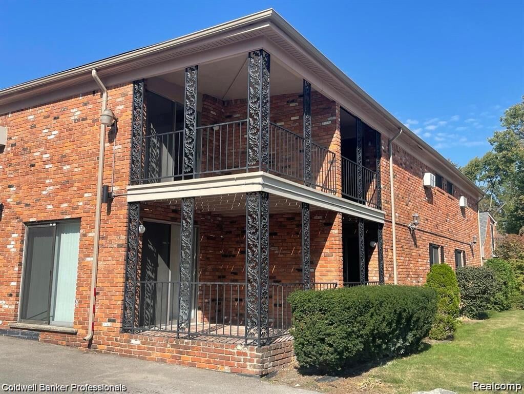 Property Photo:  620 E Lincoln Avenue 2  MI 48067 
