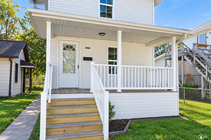 Property Photo:  902 E 8th Street  MI 48161 